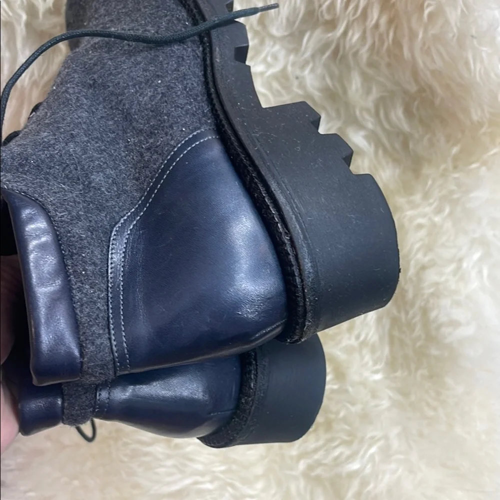 Made in Italy‼️ Gray and Black Chukka Boots with Minimalist Design